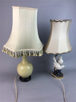 Lot 118 - A LOT OF FIVE TABLE LAMPS