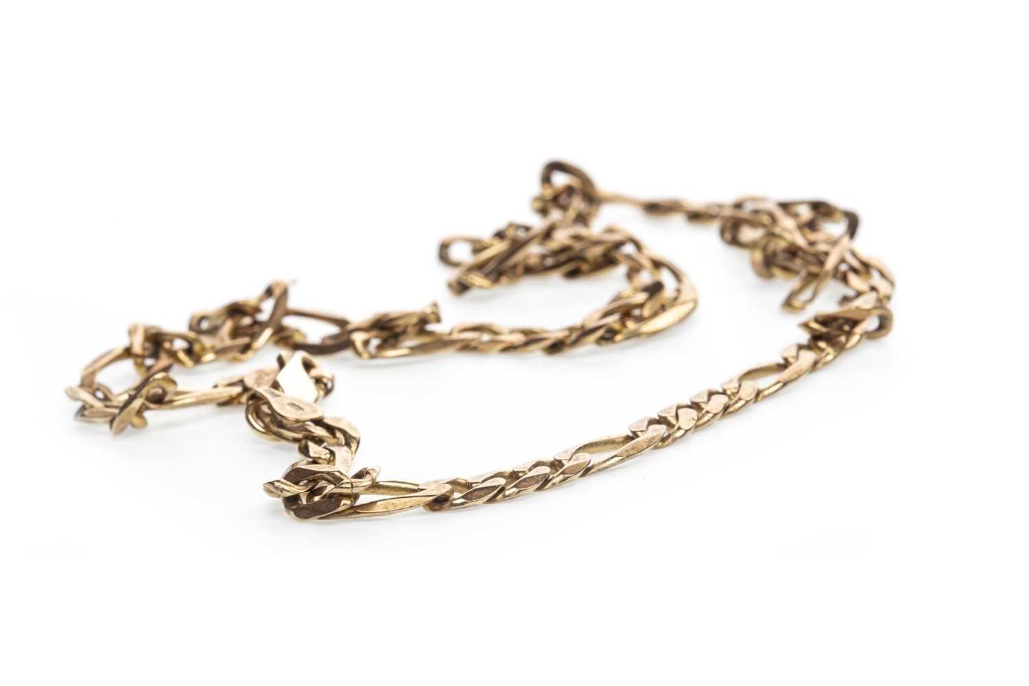 Lot 61 - A CHAIN NECKLACE