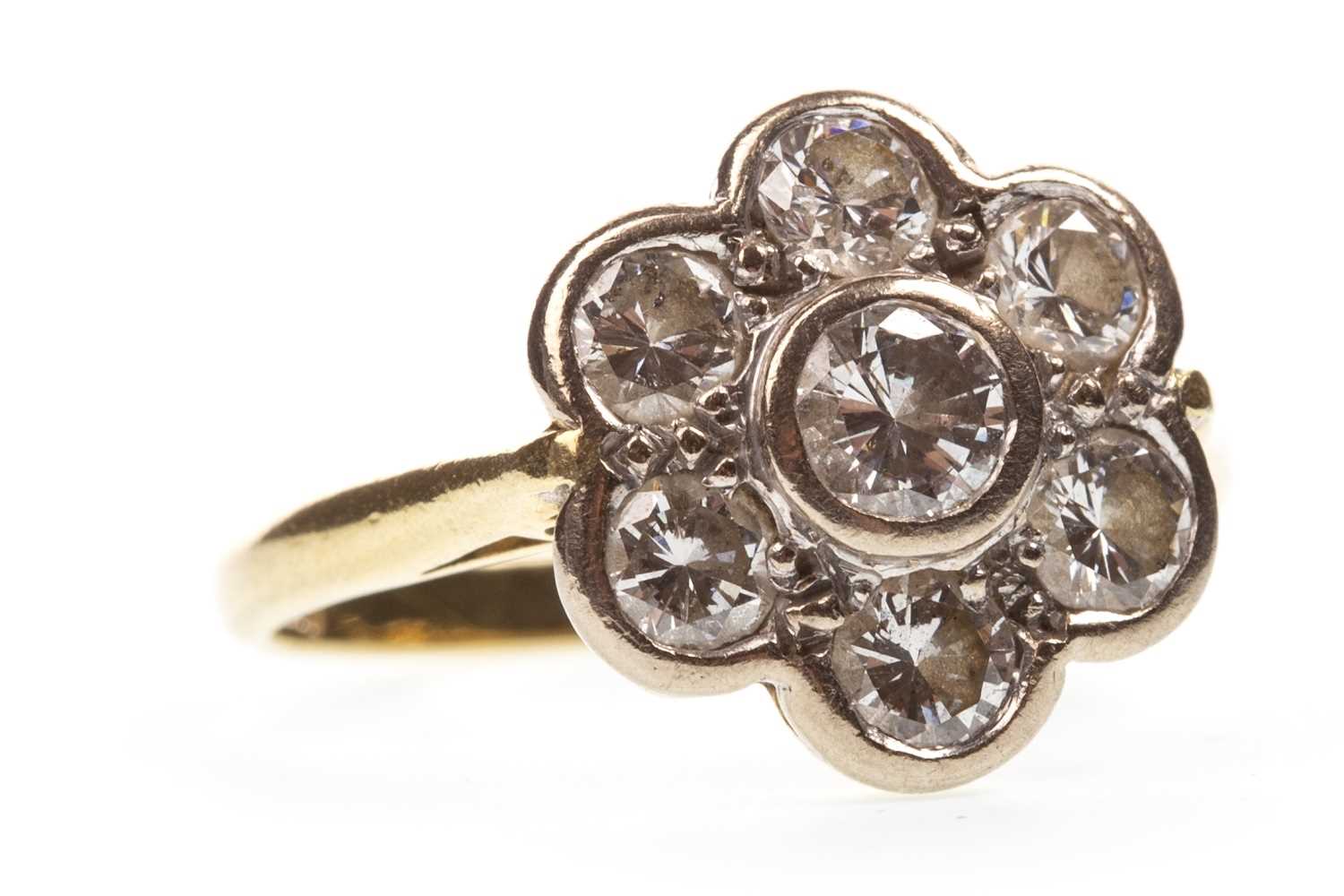 Lot 2 - A DIAMOND CLUSTER RING