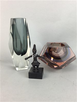 Lot 179 - TWO MURANO GLASS ITEMS AND AN ITALIAN SCULPTURE