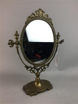 Lot 181 - AN EARLY 20TH CENTURY BRASS DRESSING TABLE MIRROR