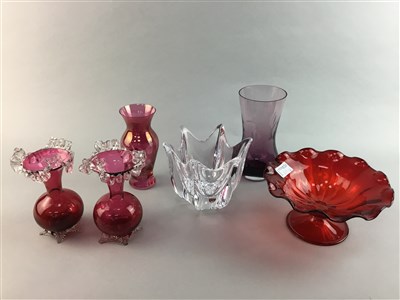 Lot 219 - A LOT OF GLASS ITEMS