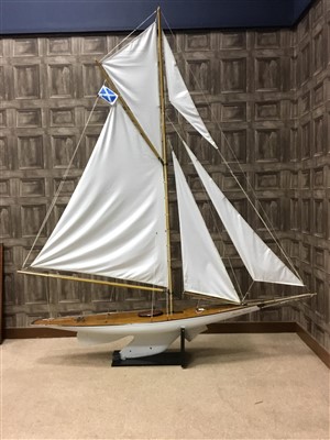 Lot 806 - A SCALE YACHT 'SNOW GOOSE'