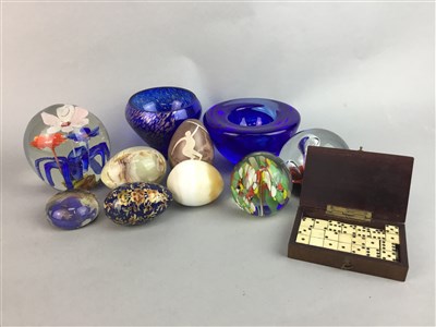 Lot 288 - AN AMETHYST TINTED GLASS BOWL AND OTHER COLLECTABLES
