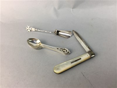 Lot 319 - A SILVER CADDY SPOON, TEASPOONS AND COFFEE SPOONS