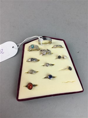 Lot 20A - A LOT OF SILVER RINGS