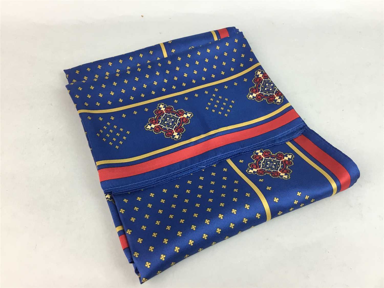 Lot 388 - A UNITED STATES SENATE SCARF ALONG WITH STAMPS AND A BROOCH