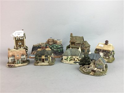 Lot 391 - A LOT OF PENDELFIN AND OTHER MODELS OF VILLAGE HOUSES
