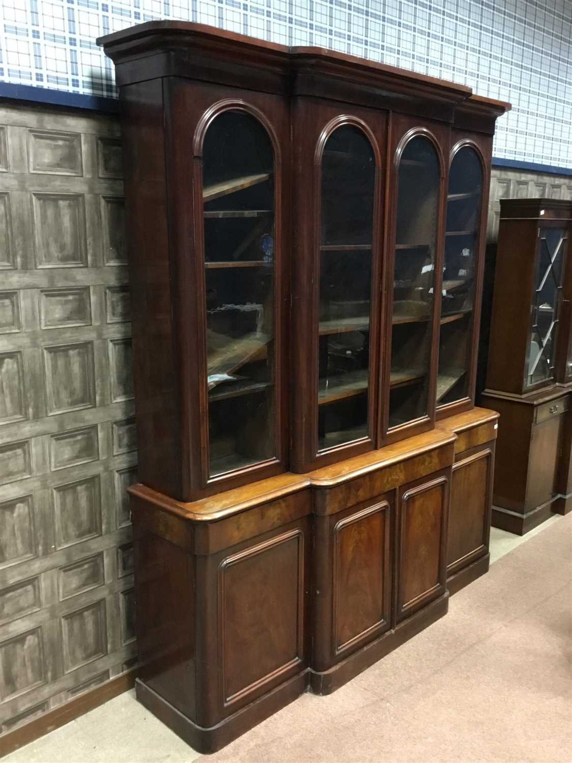 Lot 816 - A VICTORIAN BREAKFRONT BOOKCASE