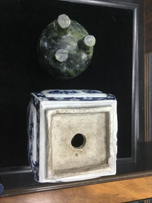 Lot 1039 - AN EARLY 20TH CENTURY CHINESE JADE CENSER AND A BLUE AND WHITE STAND