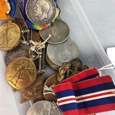 Lot 427 - A LOT OF WWI AND WWII MEDALS TOGETHER WITH COINS