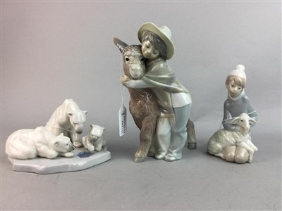 Lot 441 - A LLADRO POLAR BEAR FIGURE GROUP AND OTHER LLADRO FIGURES