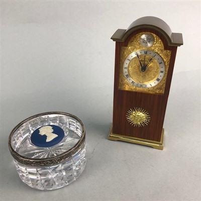 Lot 196 - A WEDGWOOD GLASS PAPERWEIGHT AND A NOVELTY TIMEPIECE