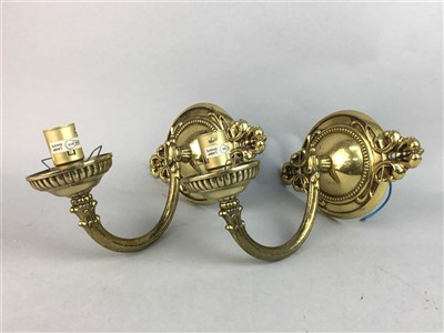 Lot 77 - A COLLECTION OF GILT AND BRASS WALL LIGHTS