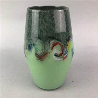 Lot 218 - A VASART GLASS VASE AND OTHER CRYSTAL AND GLASS ITEMS