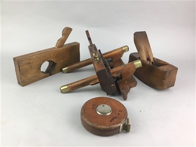 Lot 160 - A COLLECTION OF WOOD PLANES AND MOULDING PLANES AND A TOOL CHEST