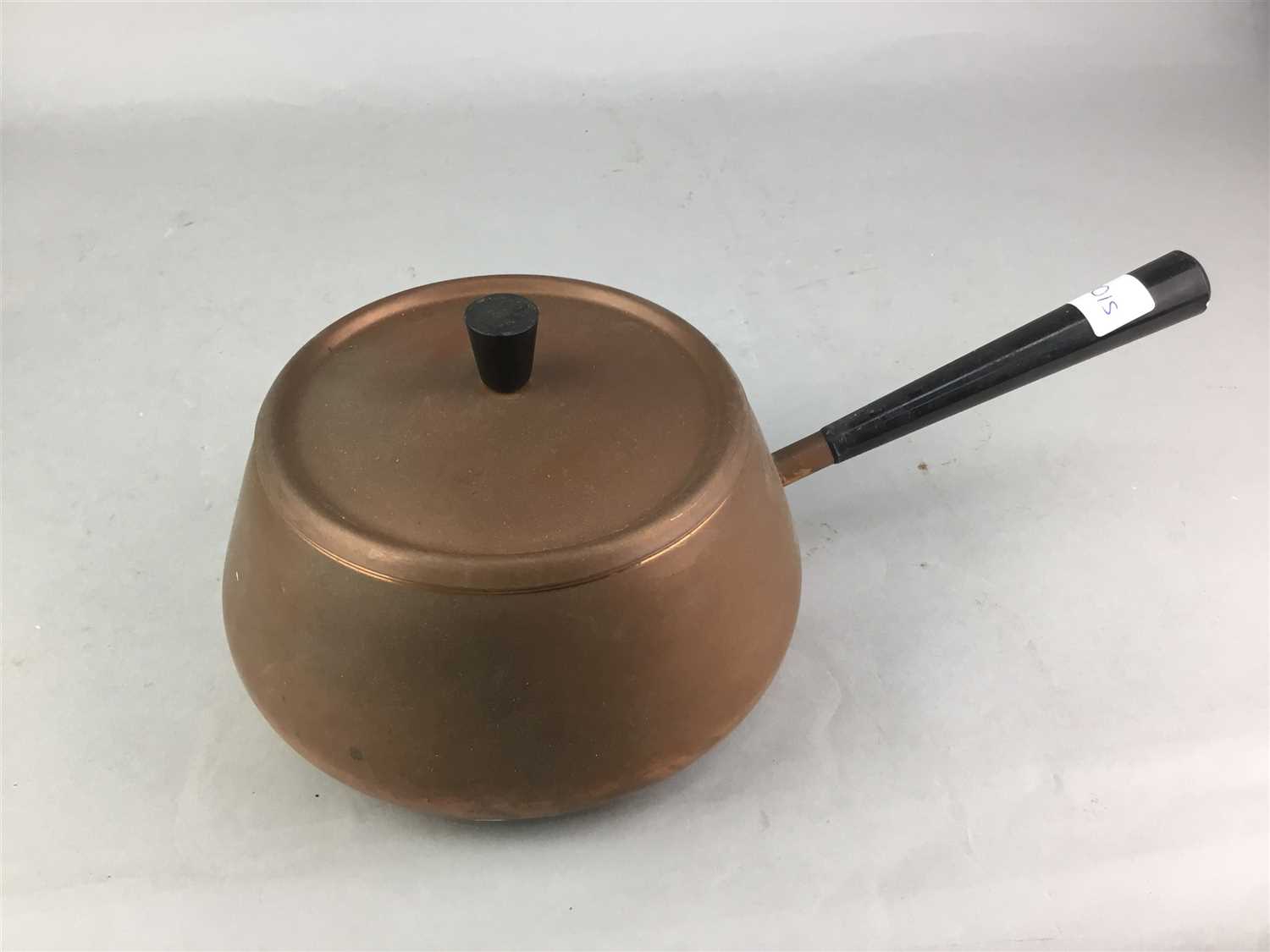 Lot 320 - A VINTAGE MINERS LAMP, MINIATURE OIL LAMP, COPPER POT AND PLATE AND A MINIATURE BURNER