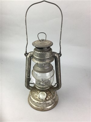 Lot 320 - A VINTAGE MINERS LAMP, MINIATURE OIL LAMP, COPPER POT AND PLATE AND A MINIATURE BURNER