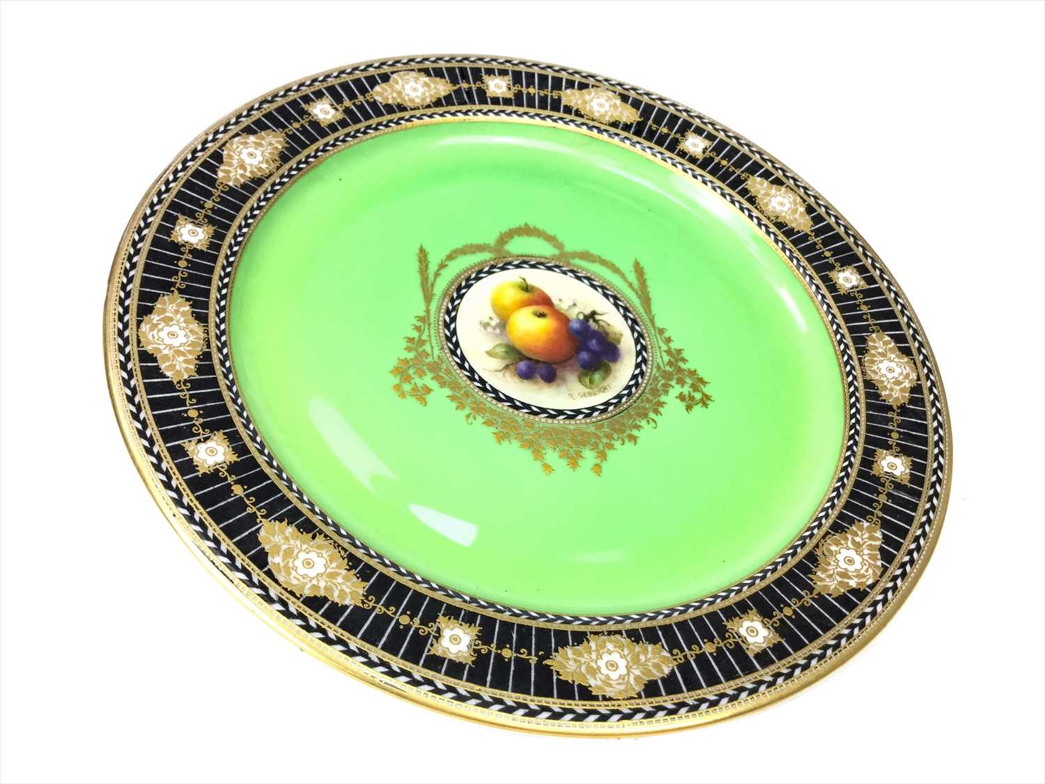 Lot 1226 - A VICTORIAN ROYAL WORCESTER CABINET PLATE BY R. SEBRIGHT