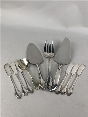 Lot 154 - A PLATED CIRCULAR TRAY AND GROUP OF CUTLERY