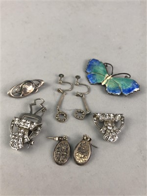 Lot 248 - A LOT OF SILVER AND OTHER JEWELLERY