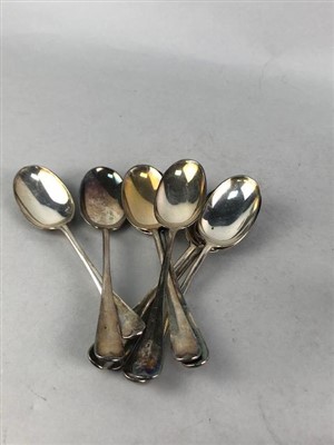 Lot 353 - A SILVER BUD VASE, MINOR SILVER AND PLATED ITEMS