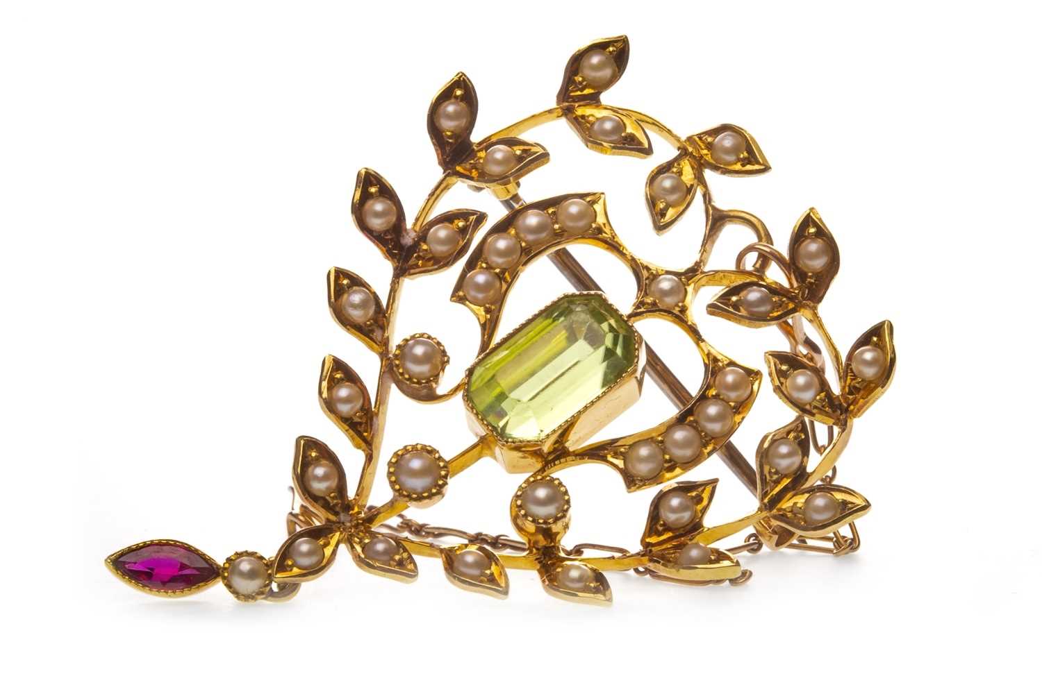 Lot 57 - A SEED PEARL AND GEM SET BROOCH PENDANT