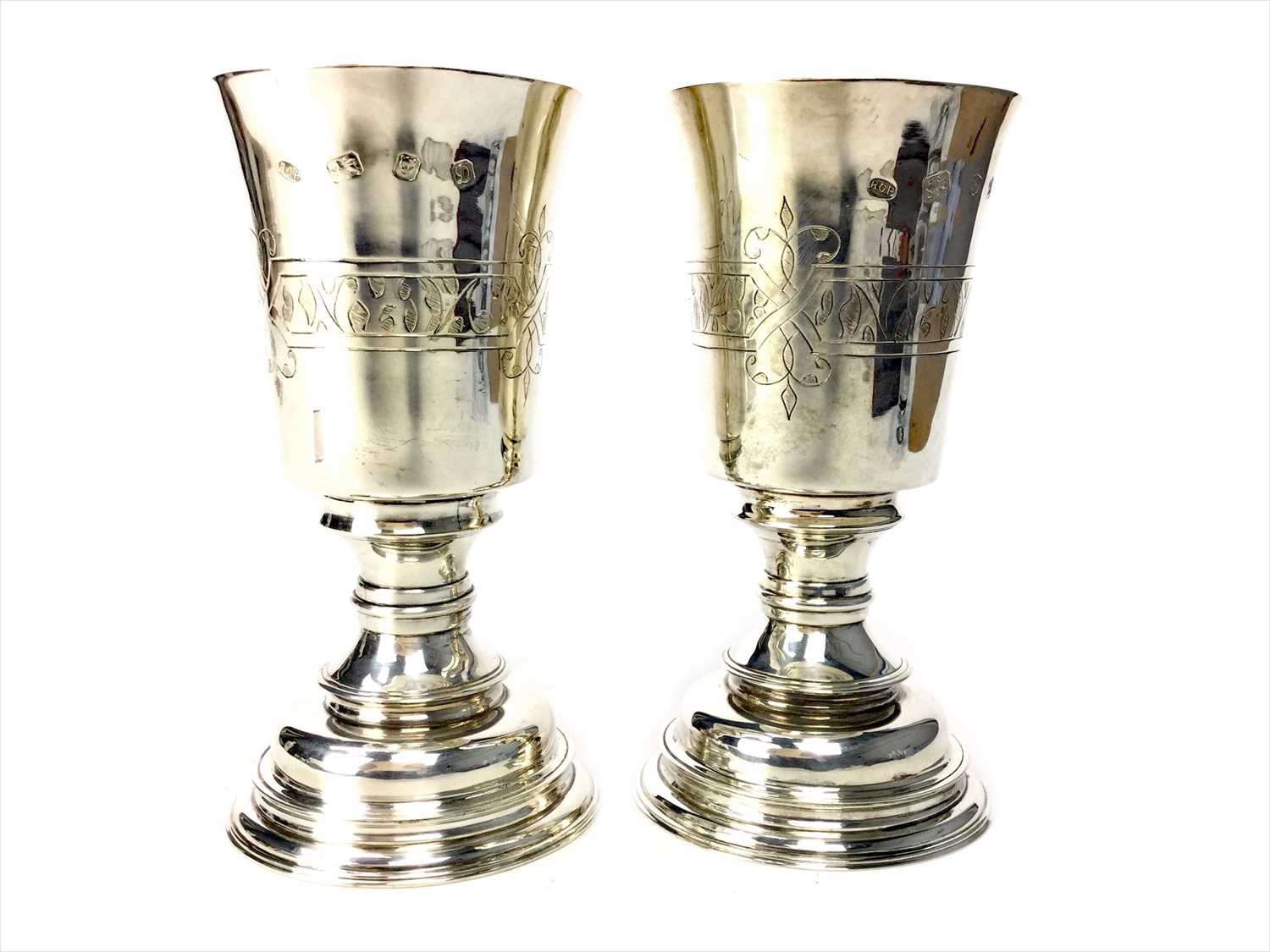 Lot 837 - A PAIR OF CONTEMPORARY SILVER GOBLETS