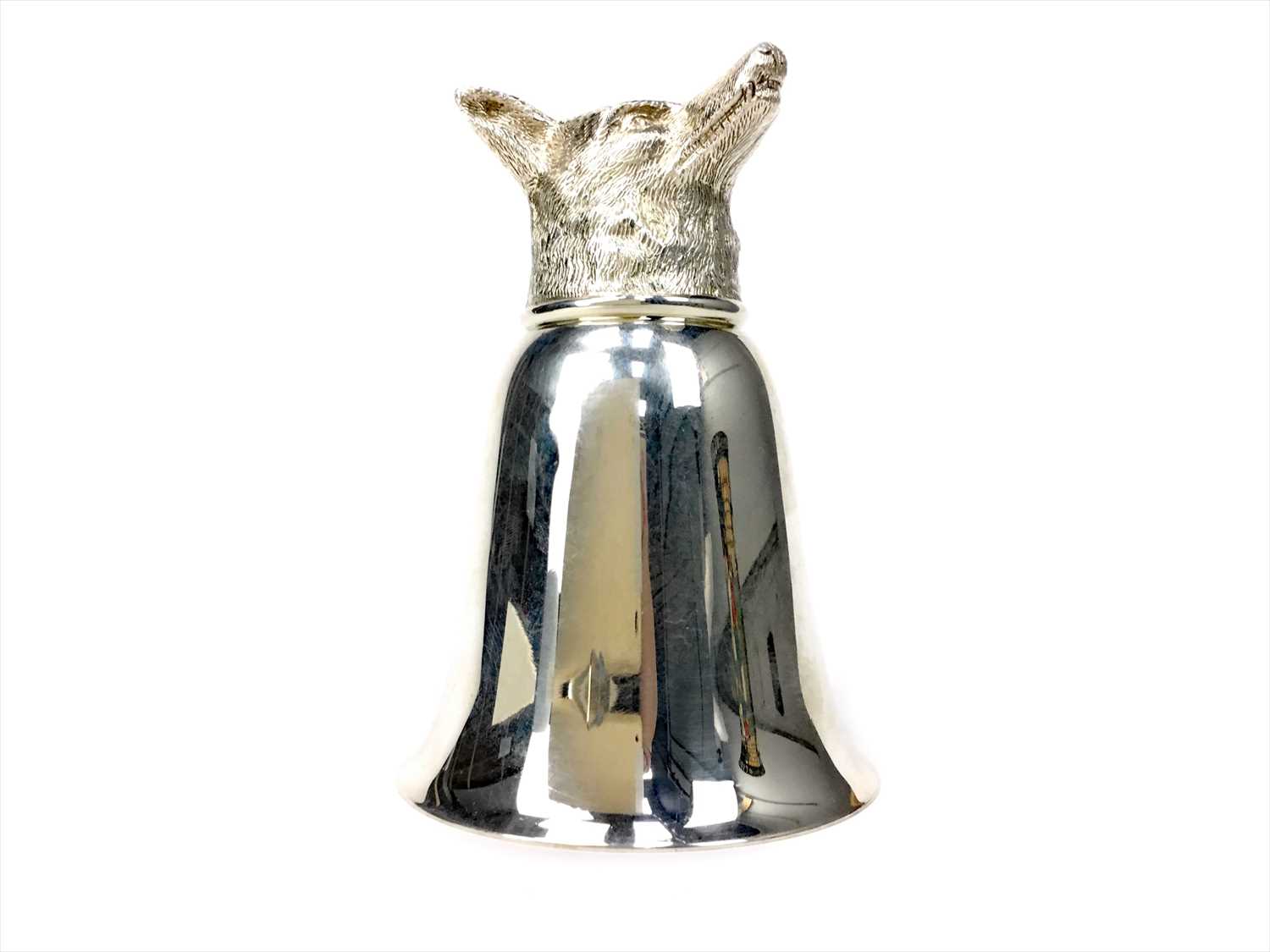 Lot 835 - A CONTEMPORARY SILVER PLATED STIRRUP CUP