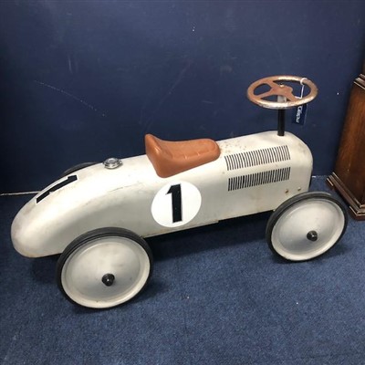 Lot 80 - A CHILD'S VINTAGE RIDE ON CAR