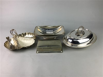 Lot 82 - A LOT OF SILVER PLATED ITEMS