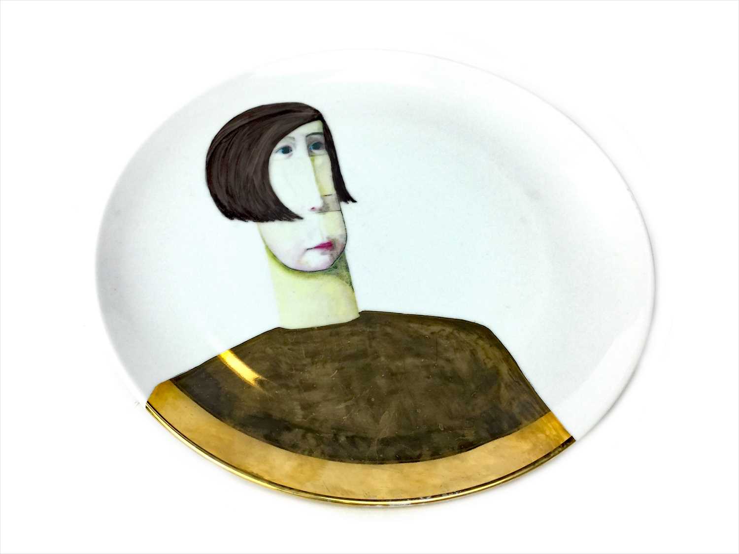 Lot 1247 - A CERAMIC PLATE BY WENDY KERSHAW