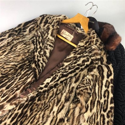 Lot 102 - A LOT OF VINTAGE CLOTHING