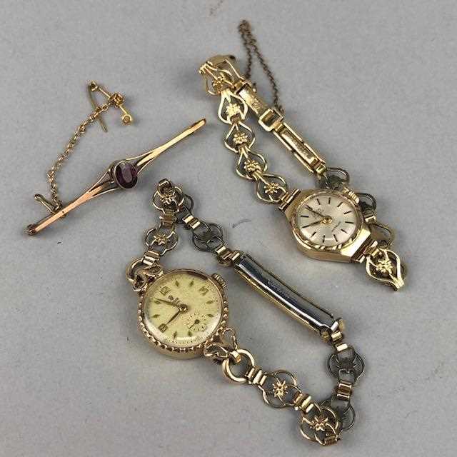 Lot 1 - A LADY'S TUDOR WRISTWATCH, ANOTHER WRISTWATCH AND A BROOCH