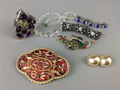 Lot 111 - A LOT OF SILVER AND OTHER COSTUME JEWELLERY