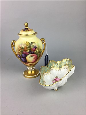 Lot 154 - AN AYNSLEY ORCHARD URN SHAPED GOLD LIDDED VASE AND OTHER AYNSLEY ITEMS