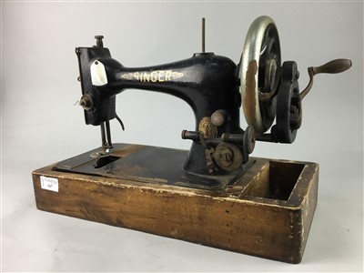 Lot 167 - A SINGER SEWING MACHINE