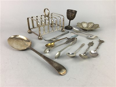 Lot 199 - A LOT OF SILVER PLATED WARES