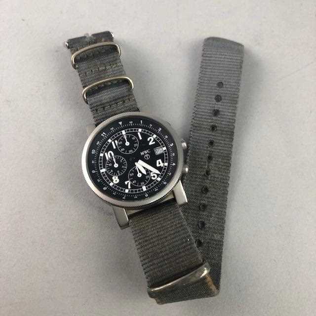 Lot 141 - A GENTLEMAN'S MWC MILITARY STYLE WATCH