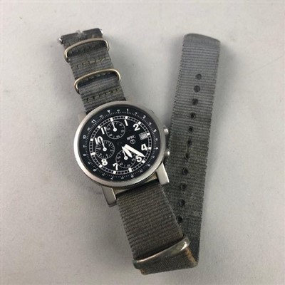 Lot 141 - A GENTLEMAN'S MWC MILITARY STYLE WATCH