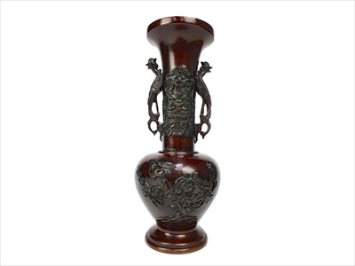 Lot 1124 - AN EARLY 20TH CENTURY JAPANESE BRONZE VASE