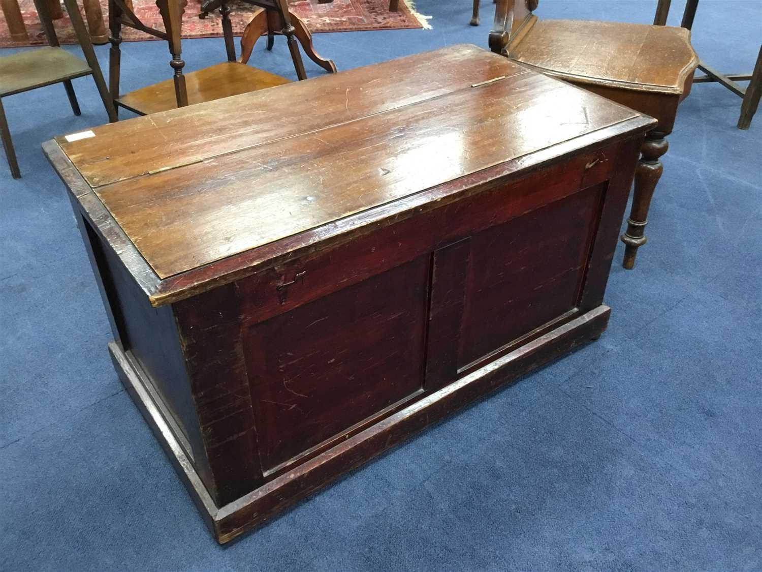 Lot 287 - A STAINED WOOD BLANKET CHEST AND A HALL CHAIR