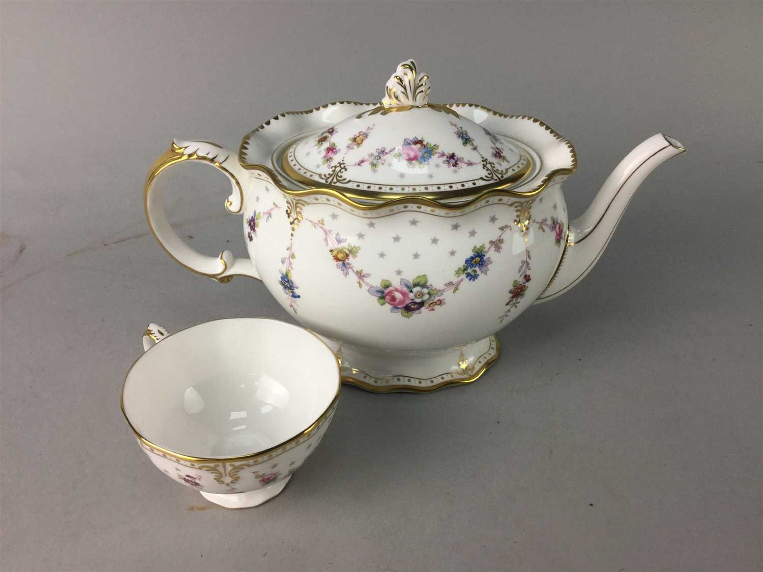Lot 326 - A ROYAL CROWN DERBY ‘ROYAL ANTOINETTE’ PART TEA SERVICE AND ANOTHER PART TEA SERVICE