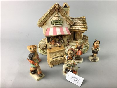 Lot 311 - A COLLECTION OF PENDELFIN AND HUMMEL FIGURES AND ORNAMENTS