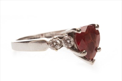 Lot 297 - A RED GEM SET AND DIAMOND RING