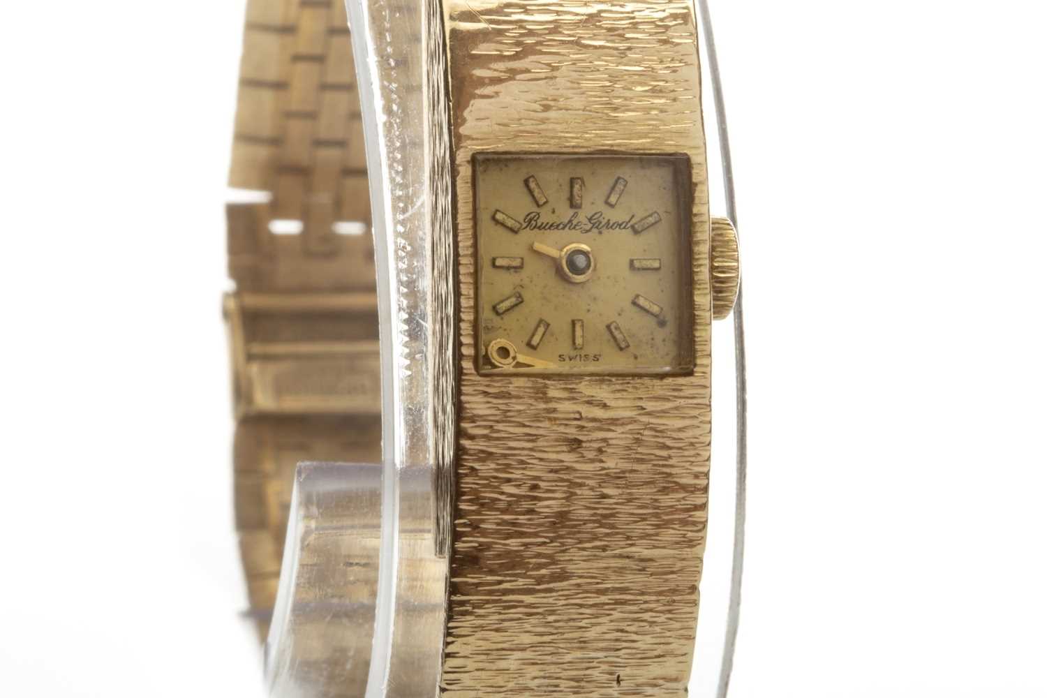 Lot 775 - A LADY'S BEUCHE-GIROD GOLD WATCH