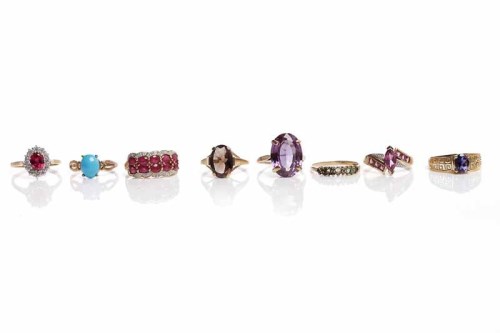 Lot 267 - GROUP OF GOLD RINGS including a large amethyst...