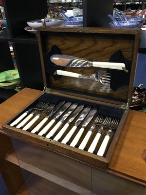 Lot 381 - A CASED SET OF SILVER PLATED FISH CUTLERY AND OTHER FLAT WARE