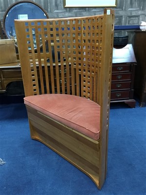 Lot 389 - A CONTEMPORARY HALL CURVED SEAT AND AN OCCASIONAL TABLE