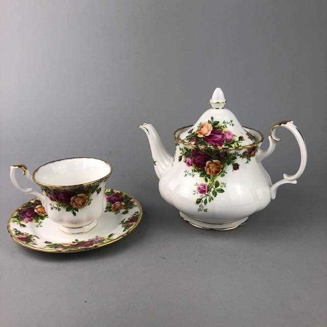 Lot 4 - A ROYAL ALBERT OLD COUNTRY ROSES DINNER, TEA AND COFFEE SERVICE